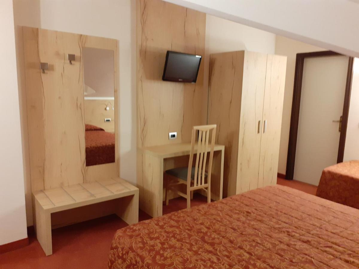 Hotel Des Alpes Castione della Presolana Luaran gambar