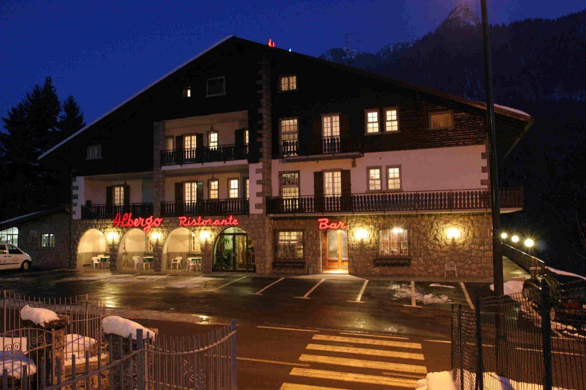 Hotel Des Alpes Castione della Presolana Luaran gambar